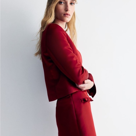 NWT H&M Elegant Red Skirt with Bow Accents - Picture 5 of 7